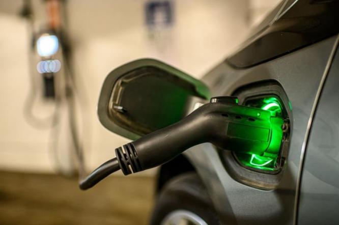 Soaring Electric Vehicle Sales in Europe, IEC Standards Facilitate a Smooth Transition