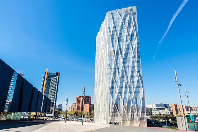 Empowering Urban Renewal with International Standards: Digital Technologies Tackle Complex Challenges for a Sustainable Future